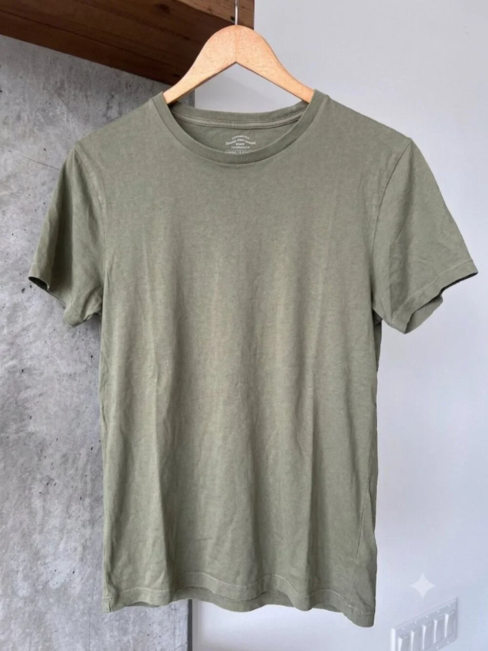 J. Crew Men's T-Shirt, Size Small (Green)